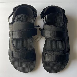 Zara Voluminous Technical Sandal